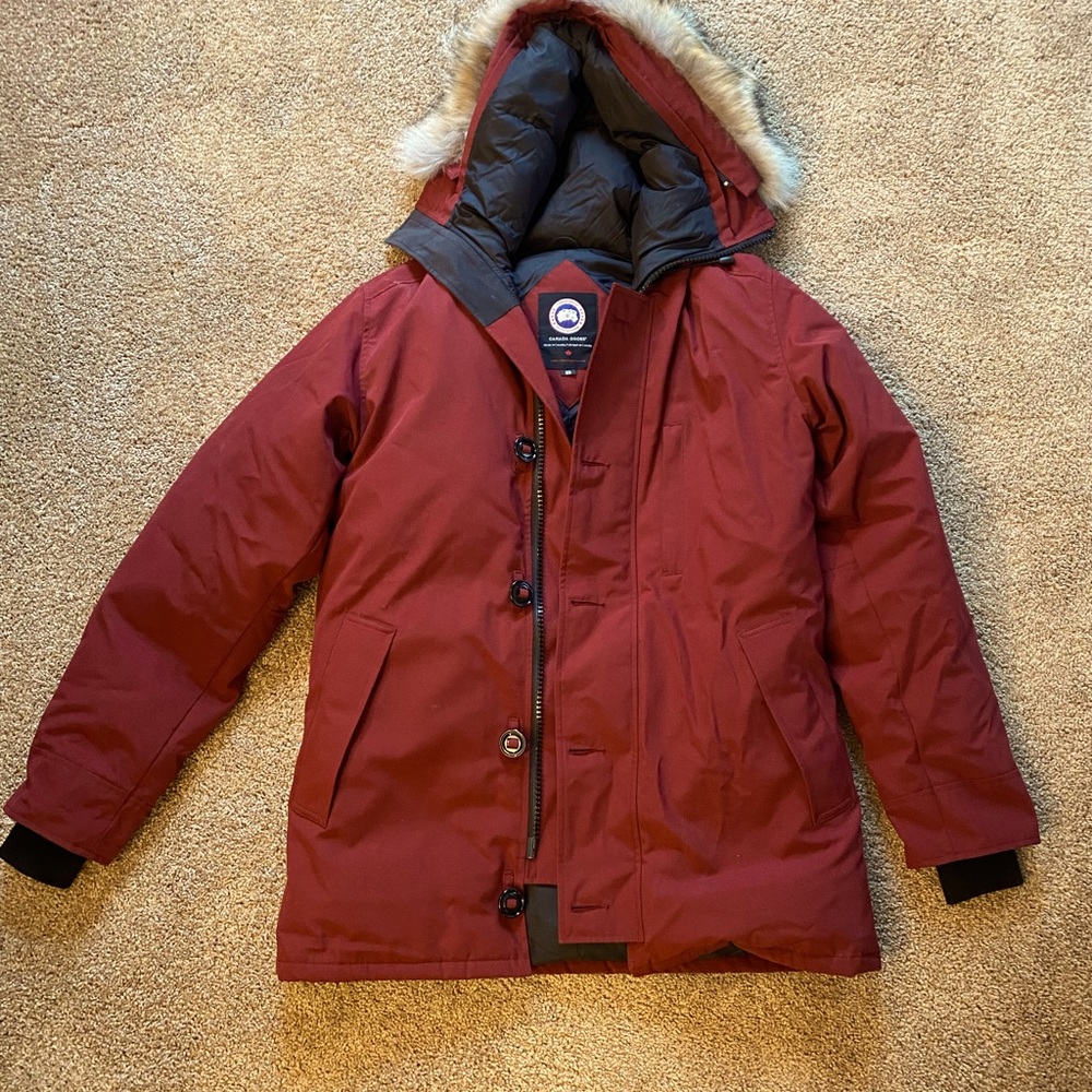 Brand new Canada Goose Jacket ! Worn once!